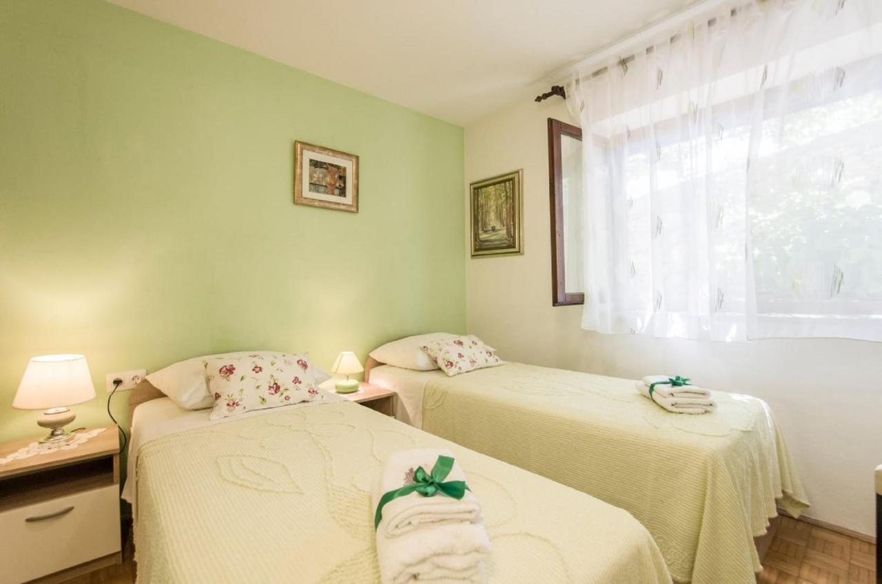 Holiday Home Villa Spilla Selca  Exterior foto